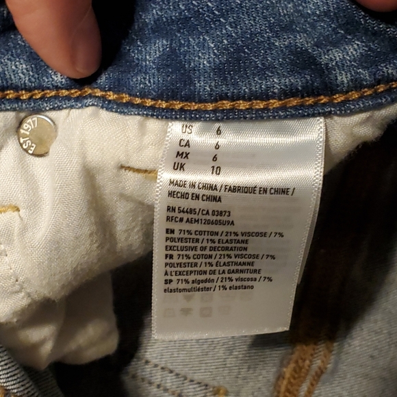 Shorts - Picture 4 of 4